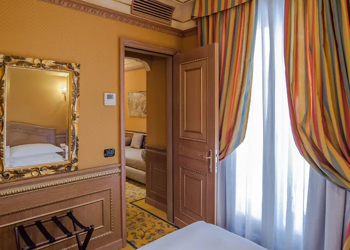 River Palace 4*