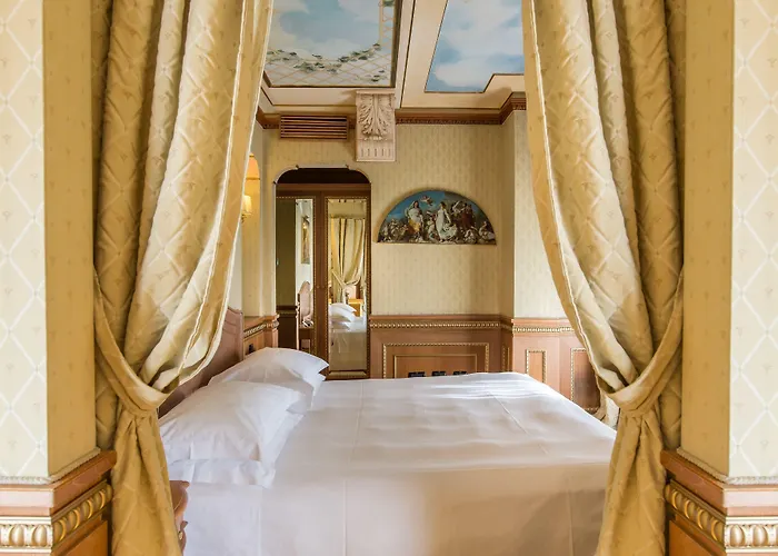 Hotel River Palace