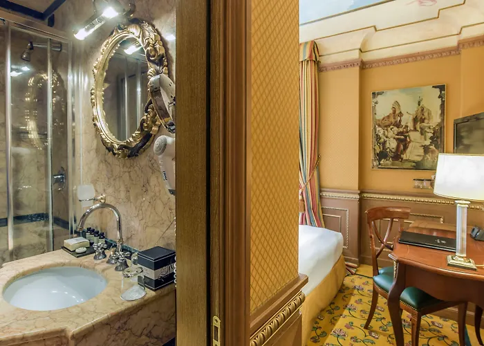 Hotel River Palace 4*