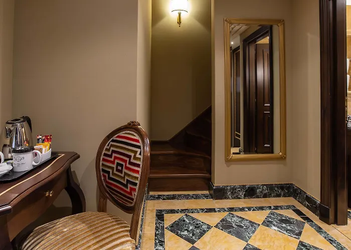 River Palace 4*